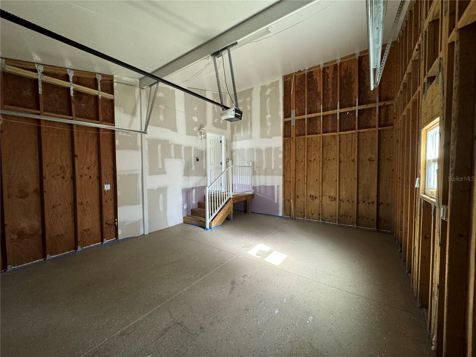 HOOD MANOR ESTATES - Residential Lease