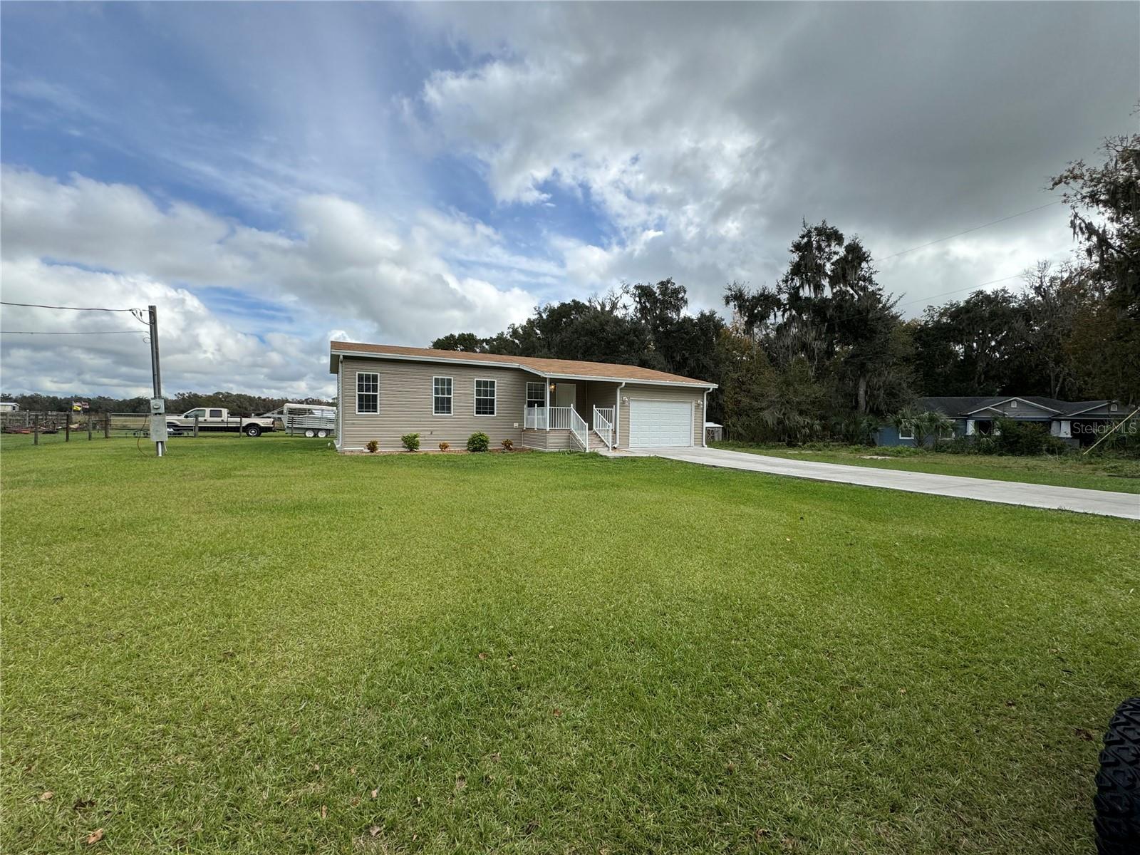 HOOD MANOR ESTATES - Residential Lease