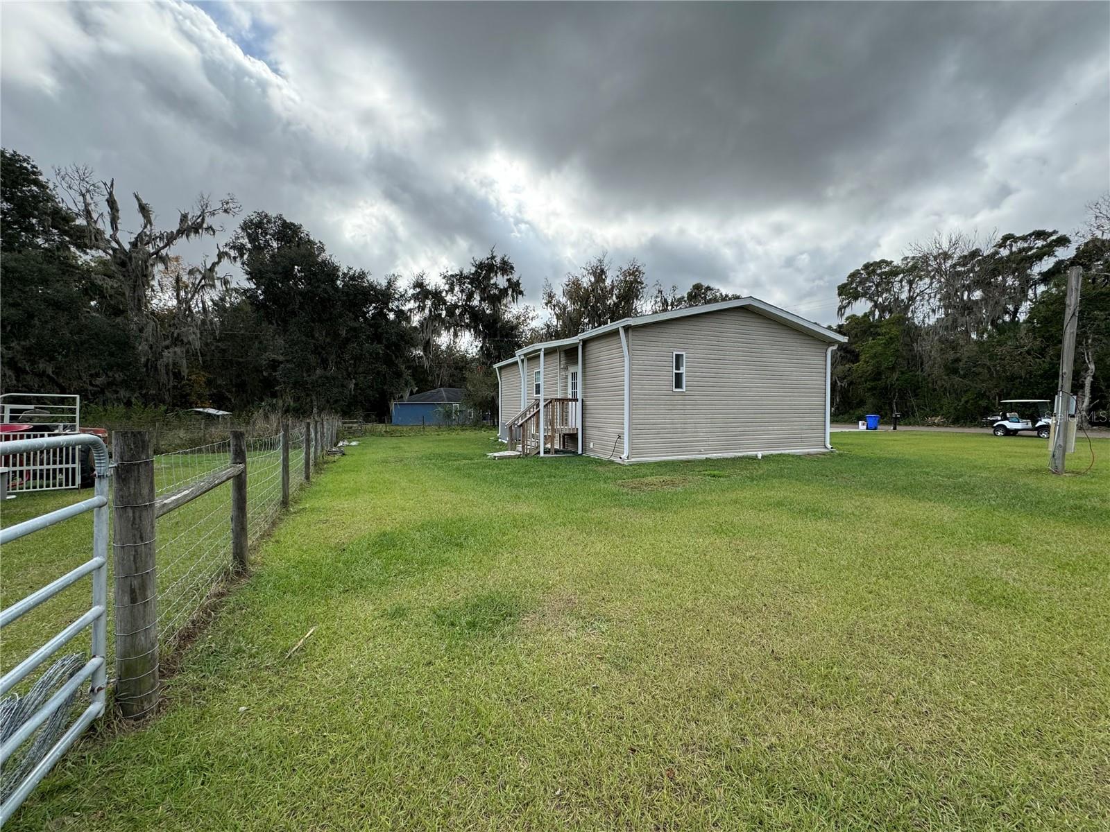 HOOD MANOR ESTATES - Residential Lease