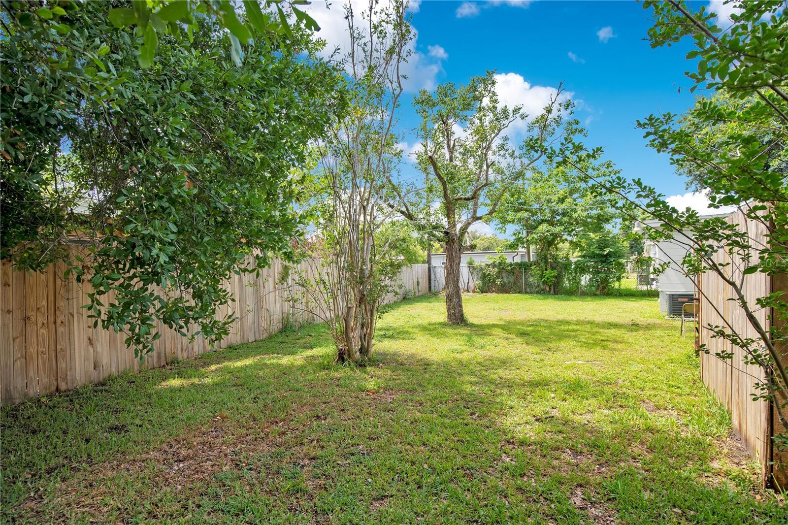 LAKE LAWNE SHORES ADD 01 - Residential
