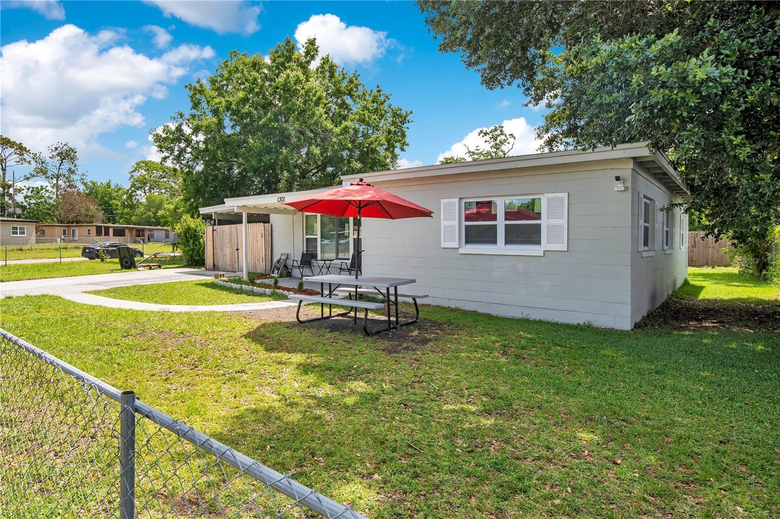 LAKE LAWNE SHORES ADD 01 - Residential