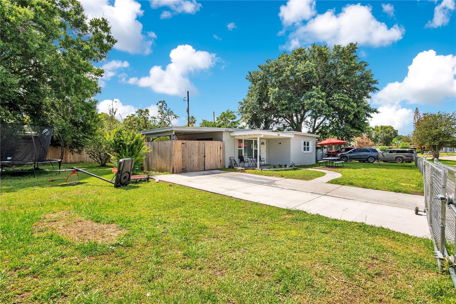 LAKE LAWNE SHORES ADD 01 - Residential