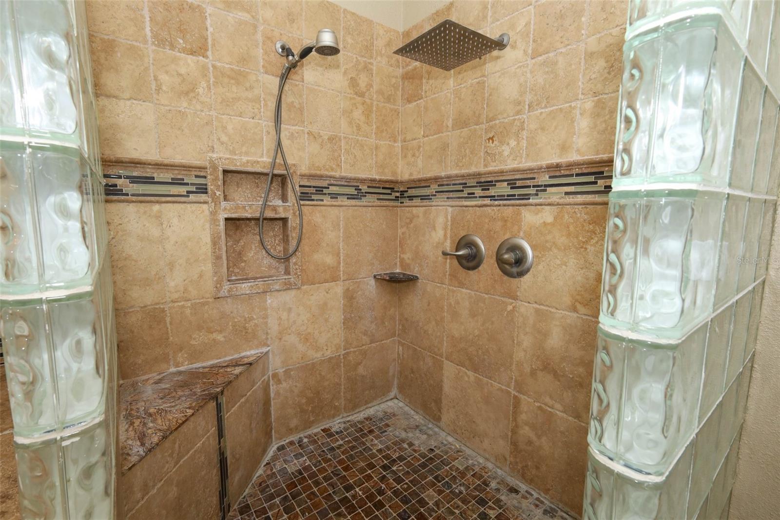 OAKHURST RESERVE UNIT ONE - Residential