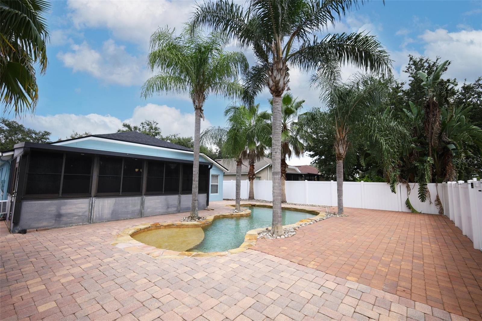 OAKHURST RESERVE UNIT ONE - Residential