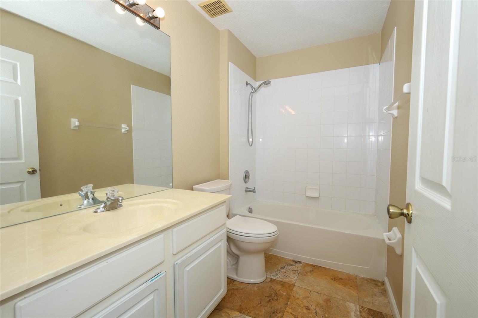 OAKHURST RESERVE UNIT ONE - Residential