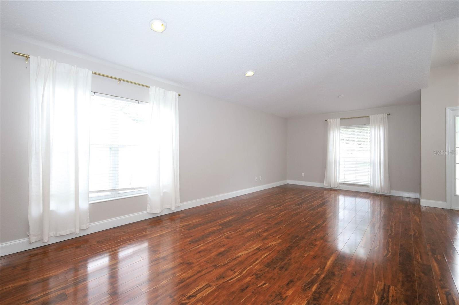 OAKHURST RESERVE UNIT ONE - Residential