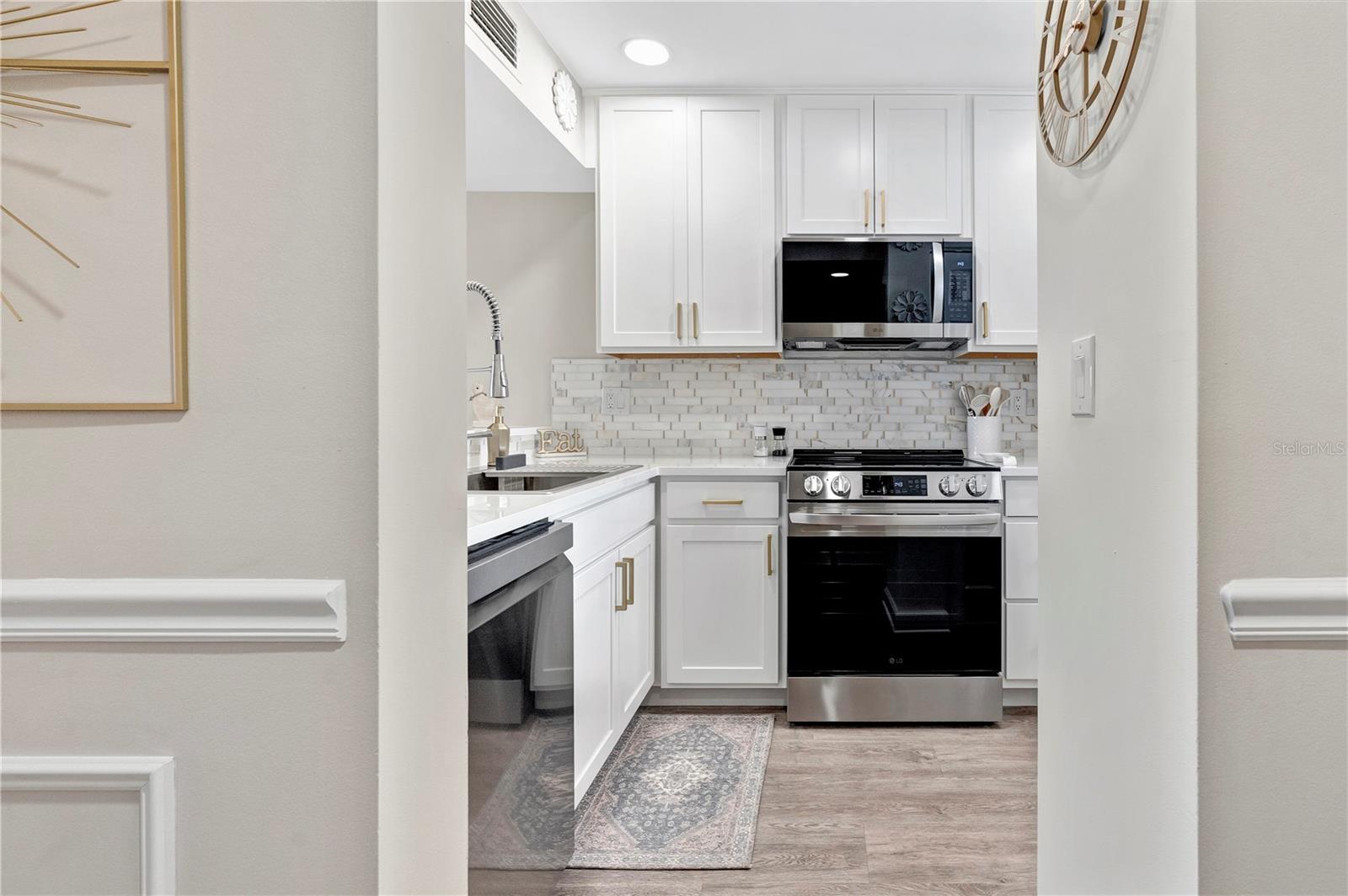 408 CERROMAR CIRCLE S 331