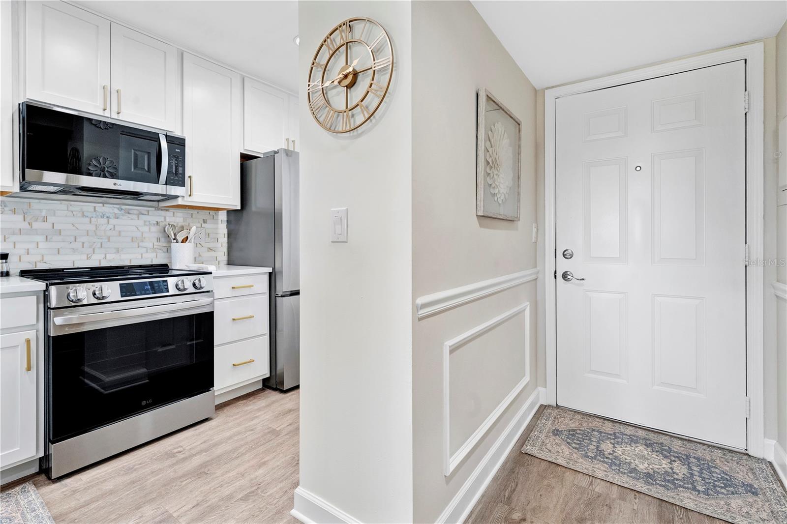 408 CERROMAR CIRCLE S 331