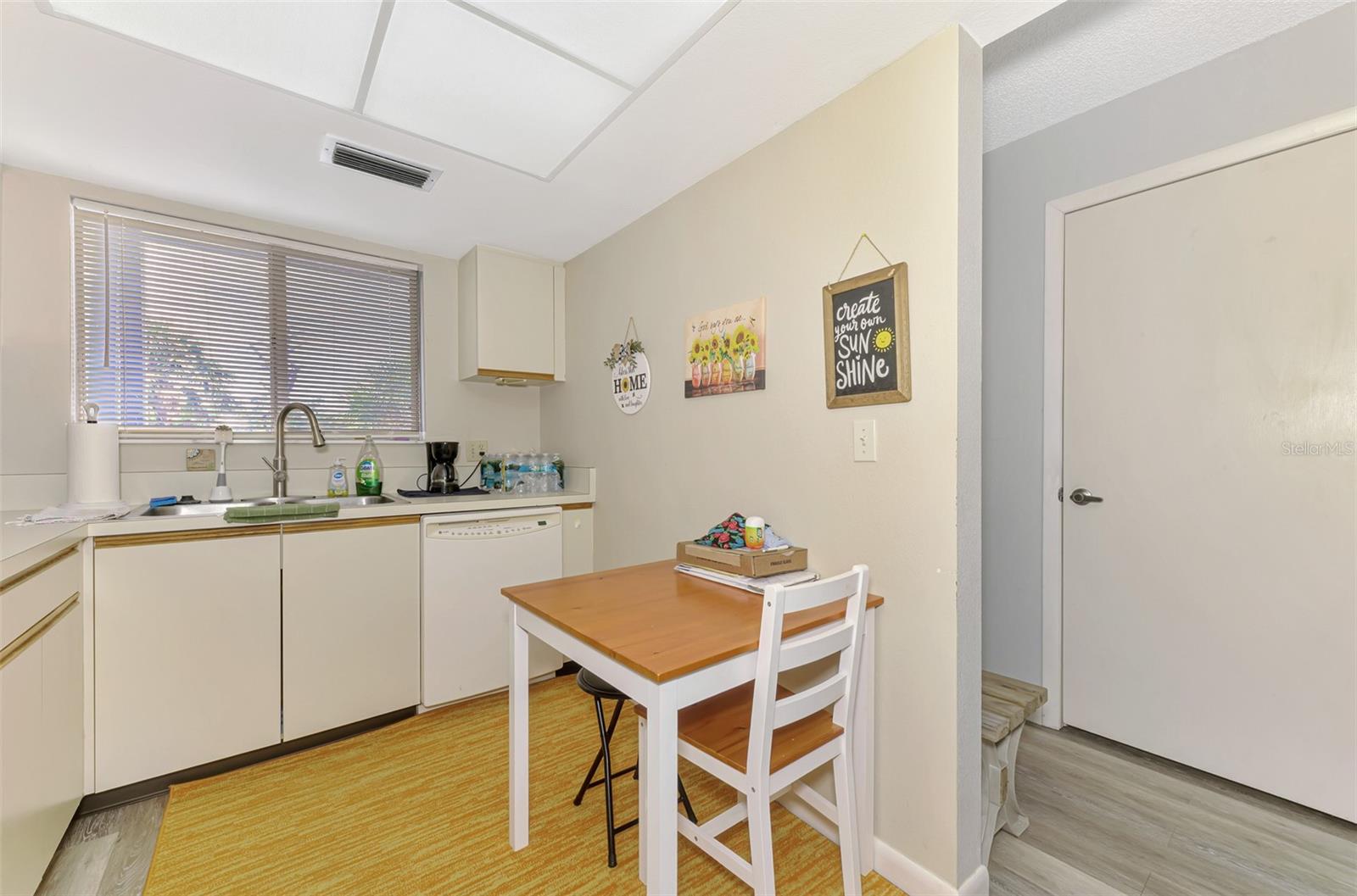 SAYBROOK MANOR - Residential