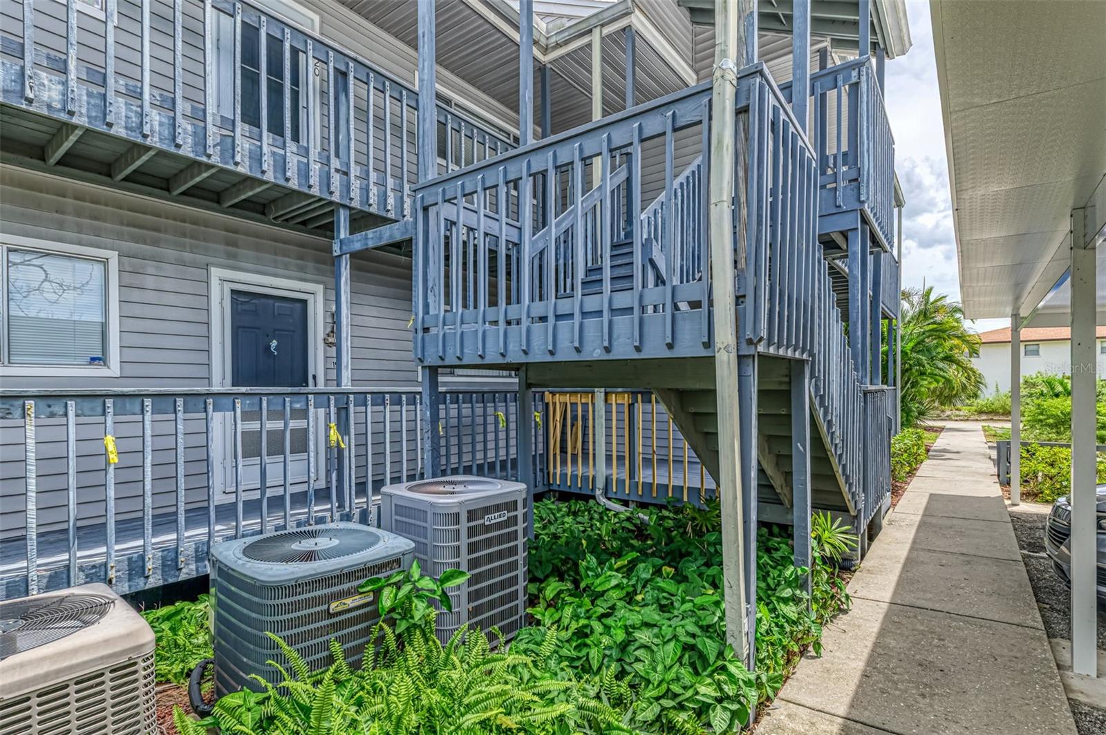 255 FENWICK DRIVE 18