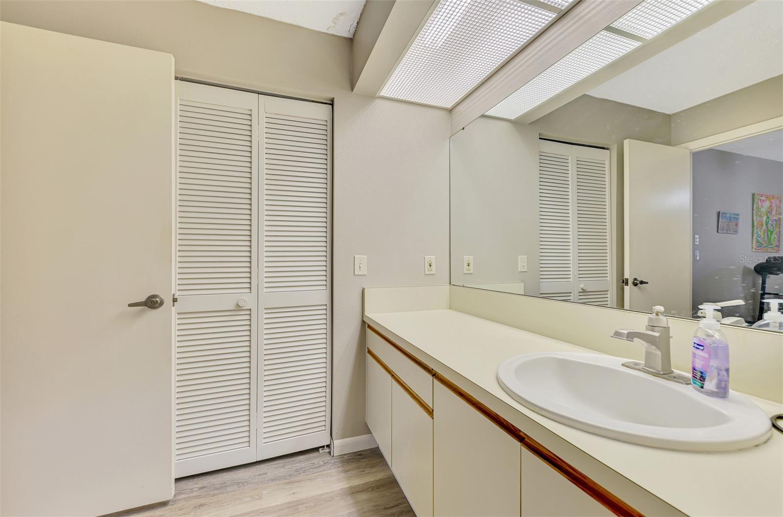 SAYBROOK MANOR - Residential