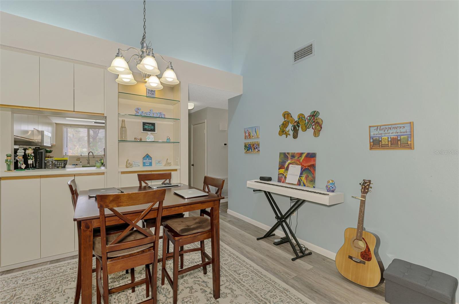 SAYBROOK MANOR - Residential