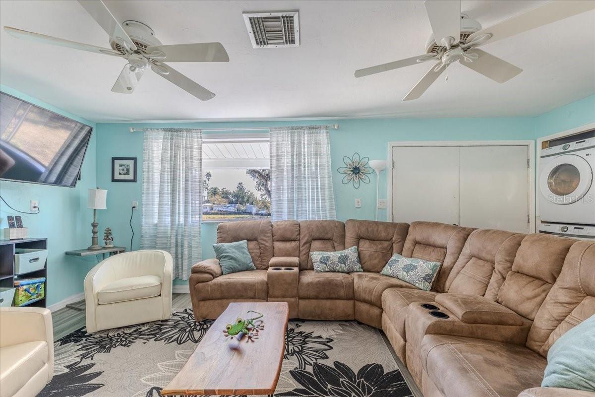 WEEKI WACHEE GARDENS - Residential