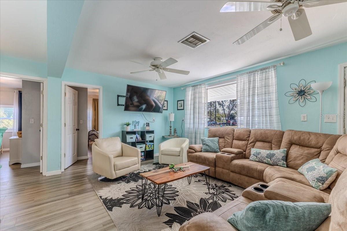 WEEKI WACHEE GARDENS - Residential