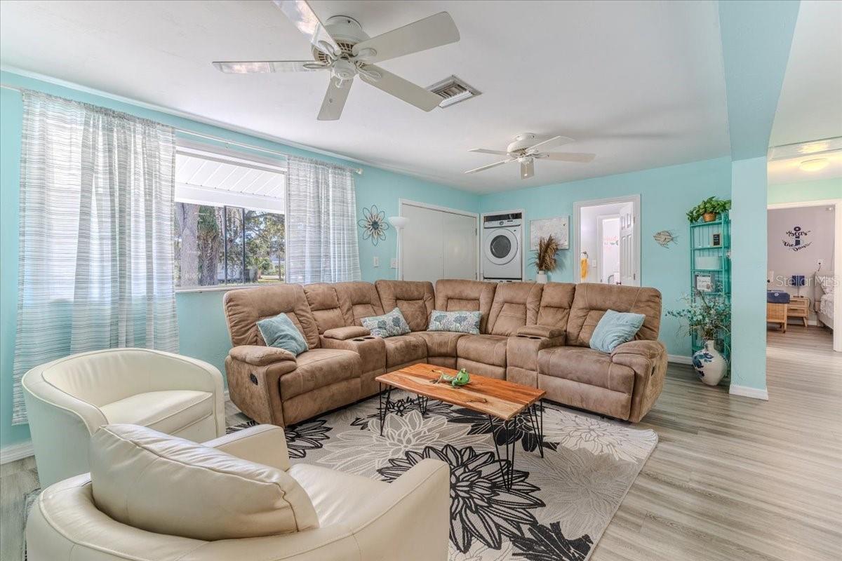 WEEKI WACHEE GARDENS - Residential