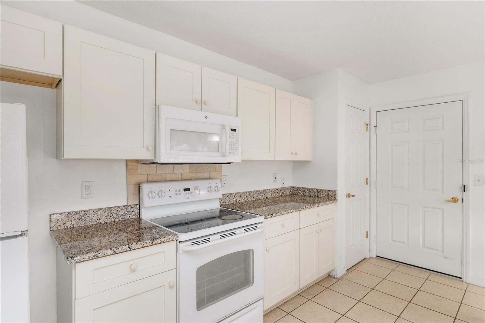 SPRUCE CREEK GOLF & COUNTRY CLUB AVENEL PH 01 - Residential