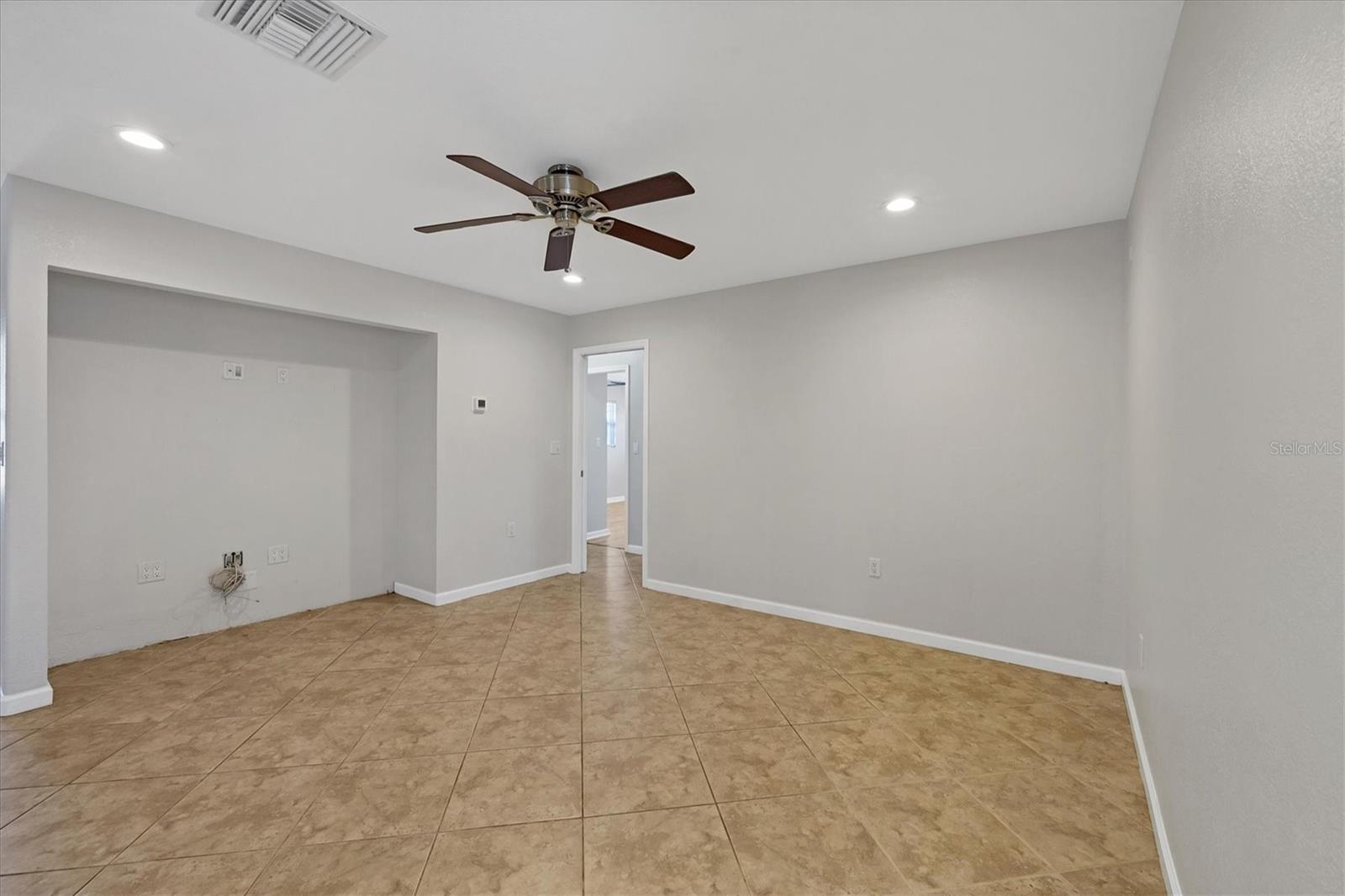 2536 CARLISLE PLACE