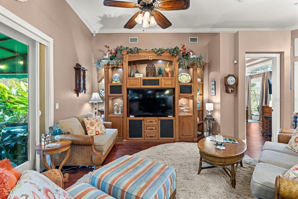 OAK HAMMOCK ESTATES - Residential