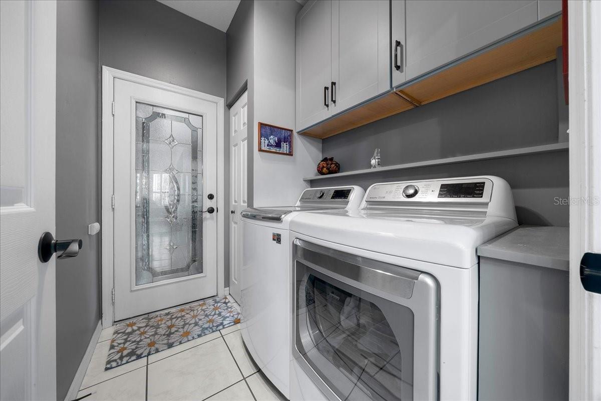 OAK RUN LAUREL OAKS - Residential