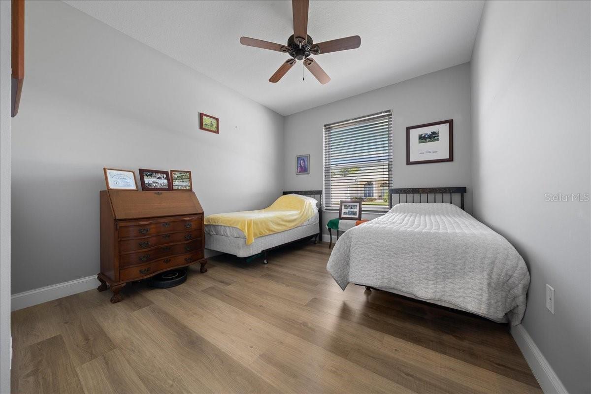 OAK RUN LAUREL OAKS - Residential