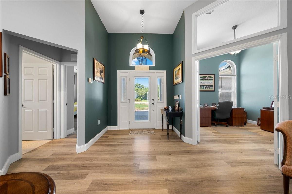 OAK RUN LAUREL OAKS - Residential