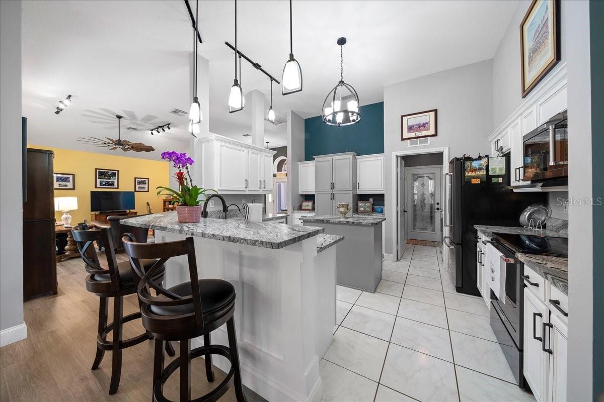 OAK RUN LAUREL OAKS - Residential