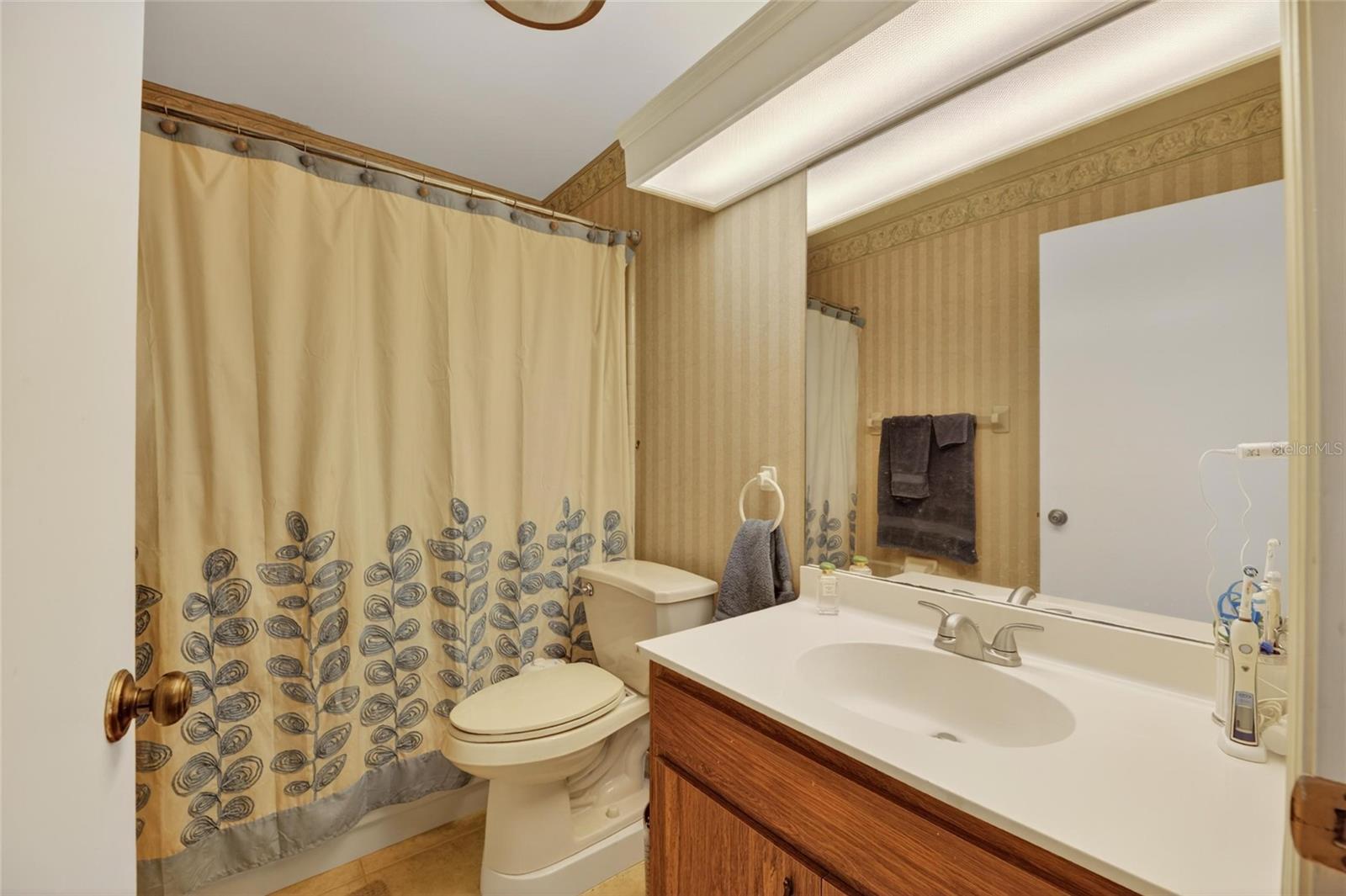 IDLEWOOD CONDO PH 2 - Residential