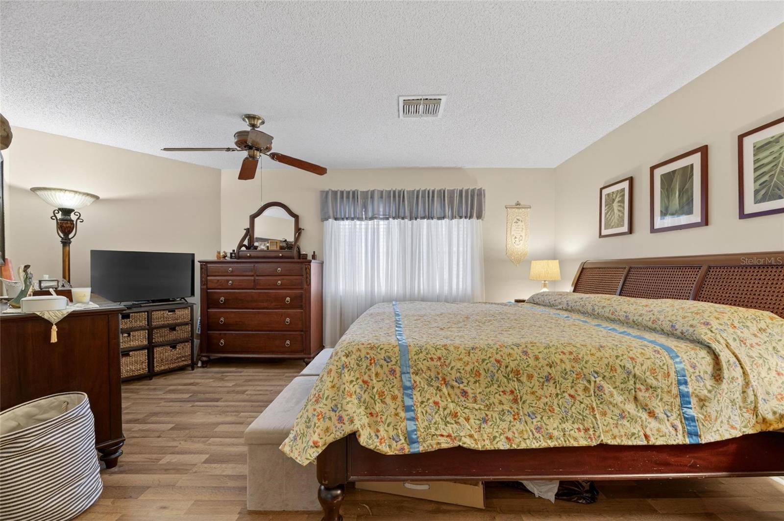 IDLEWOOD CONDO PH 2 - Residential