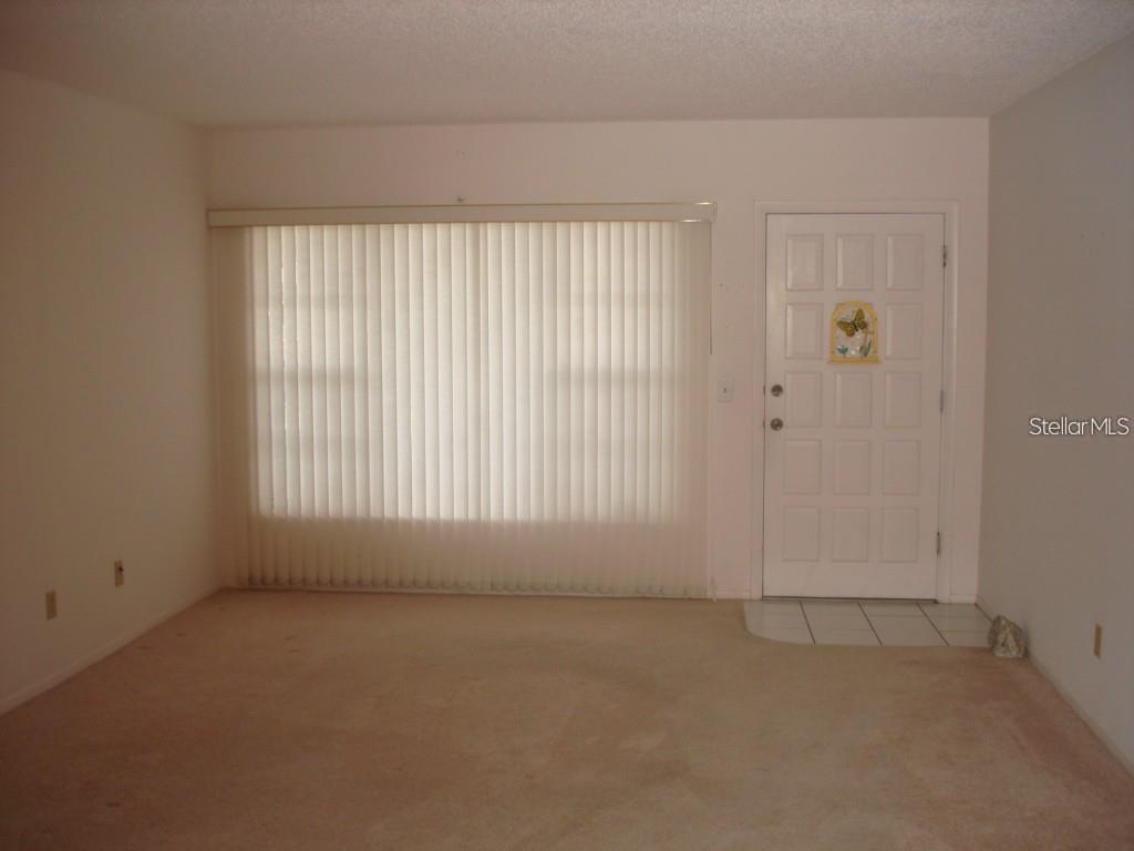 ON TOP OF THE WORLD - Residential Lease