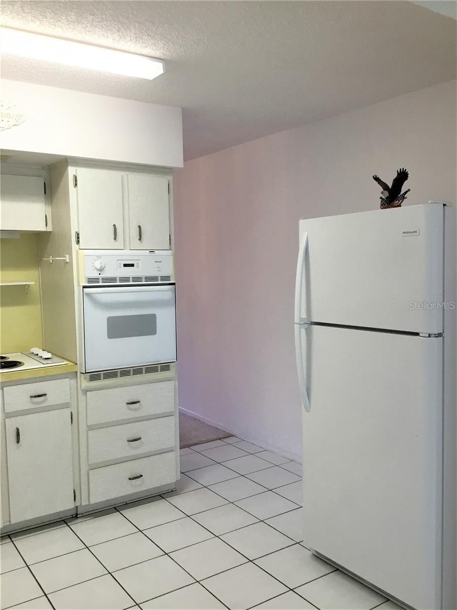 ON TOP OF THE WORLD - Residential Lease