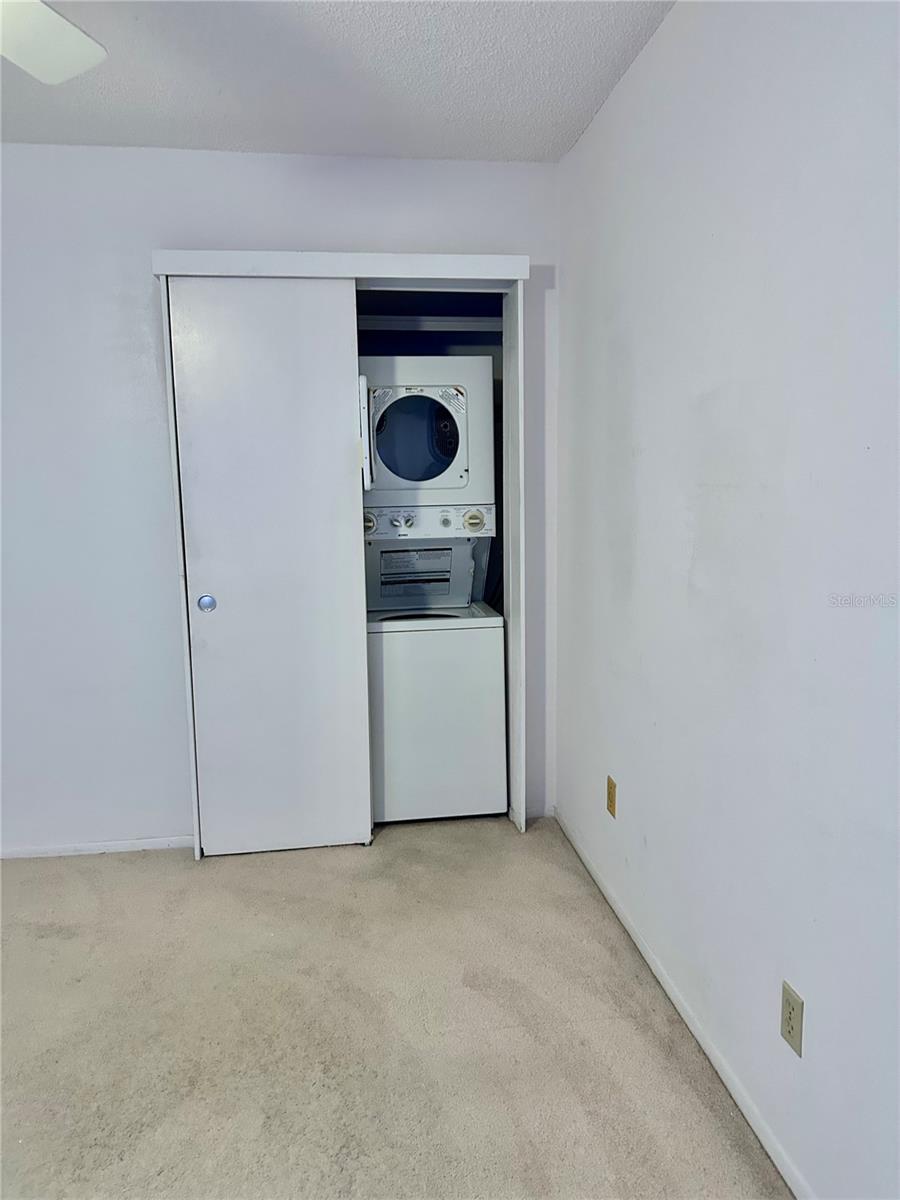 ON TOP OF THE WORLD - Residential Lease