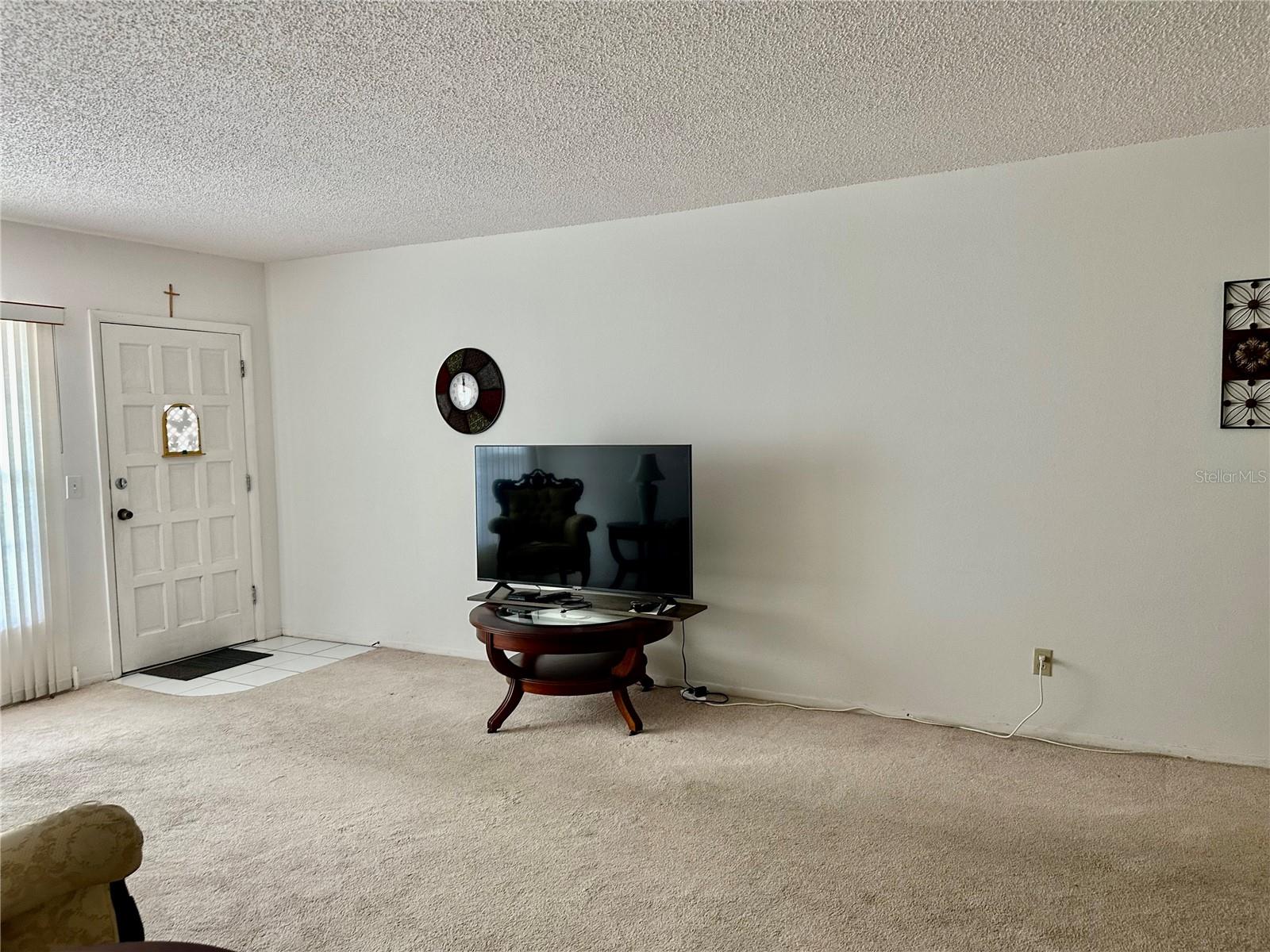 ON TOP OF THE WORLD - Residential Lease