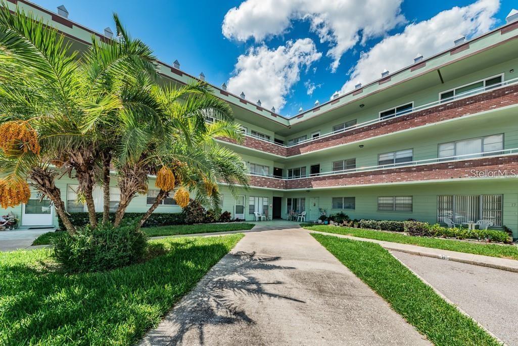 ON TOP OF THE WORLD - Residential Lease