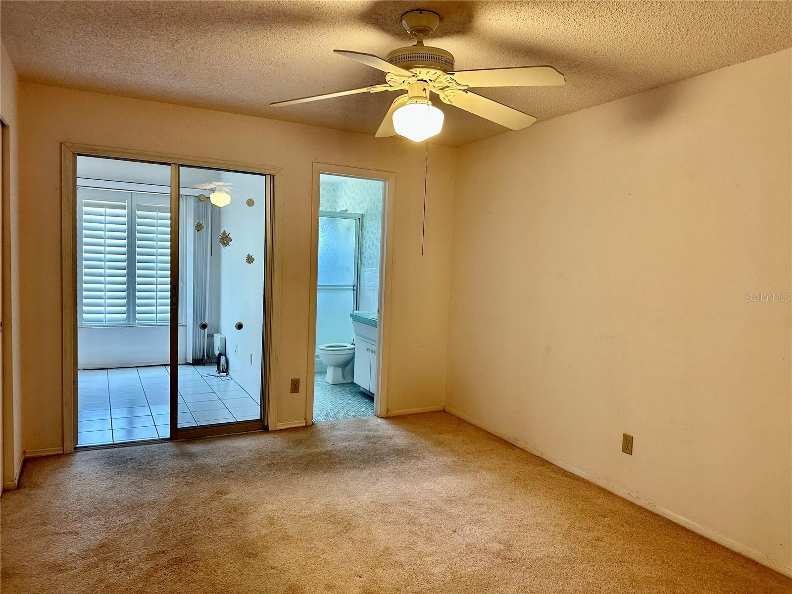 ON TOP OF THE WORLD - Residential Lease
