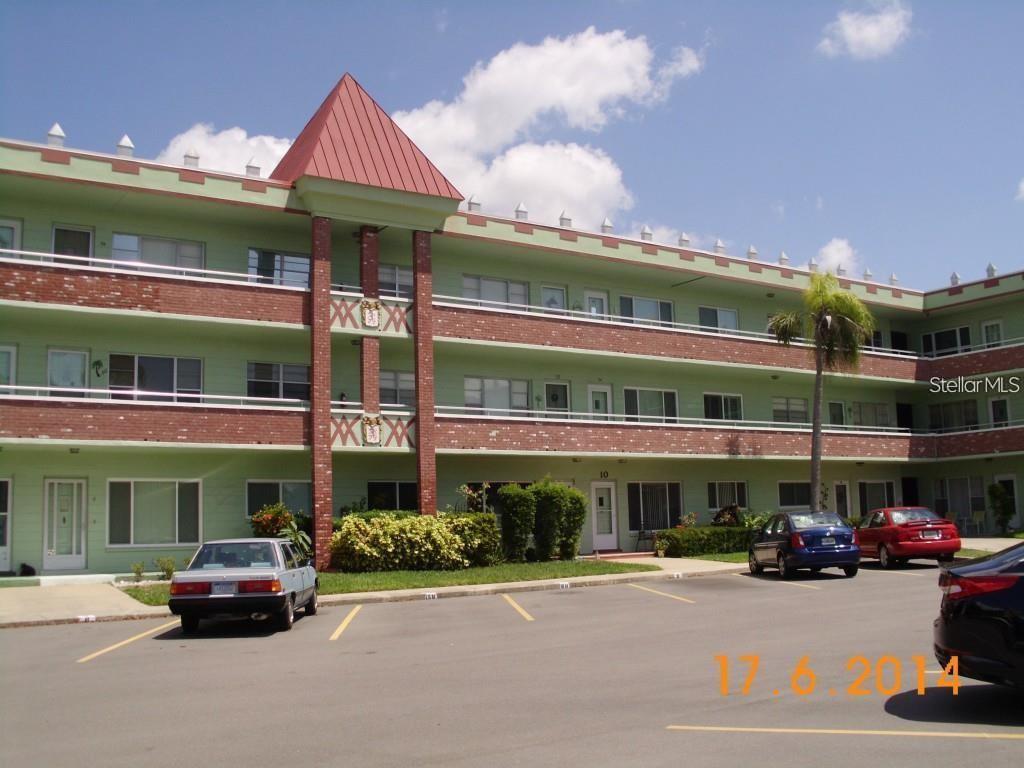 ON TOP OF THE WORLD - Residential Lease