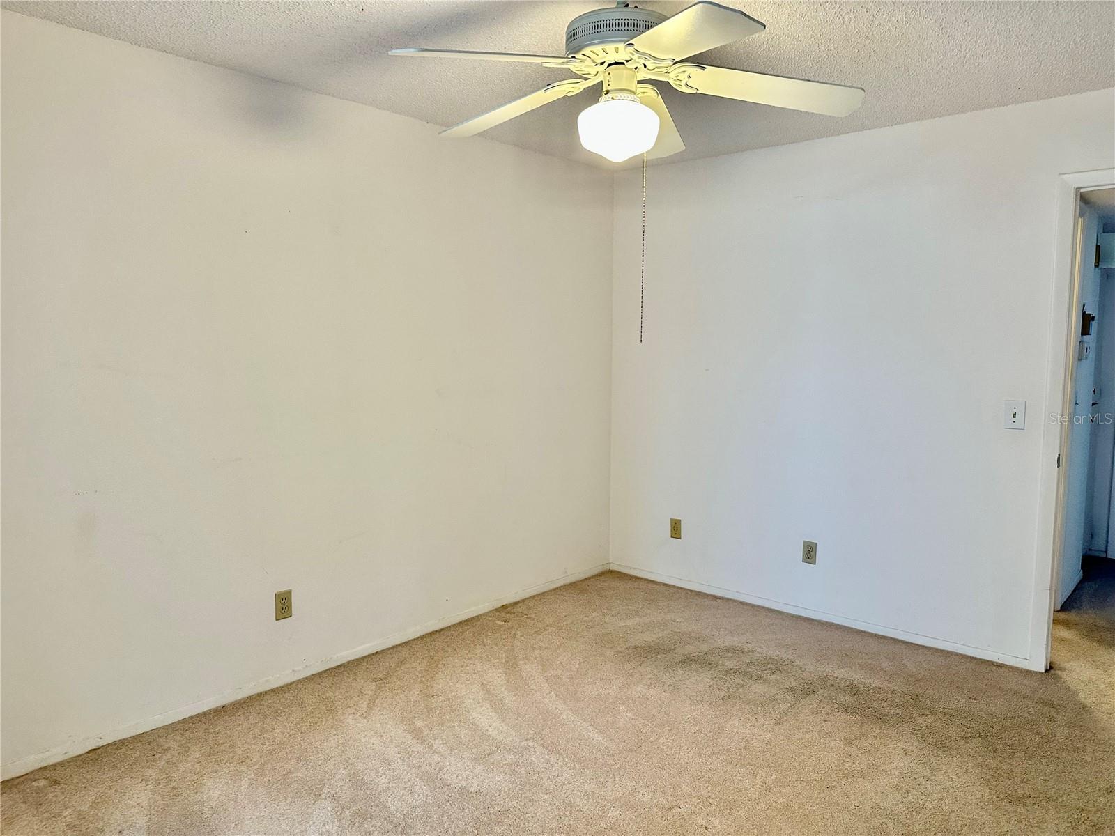 ON TOP OF THE WORLD - Residential Lease