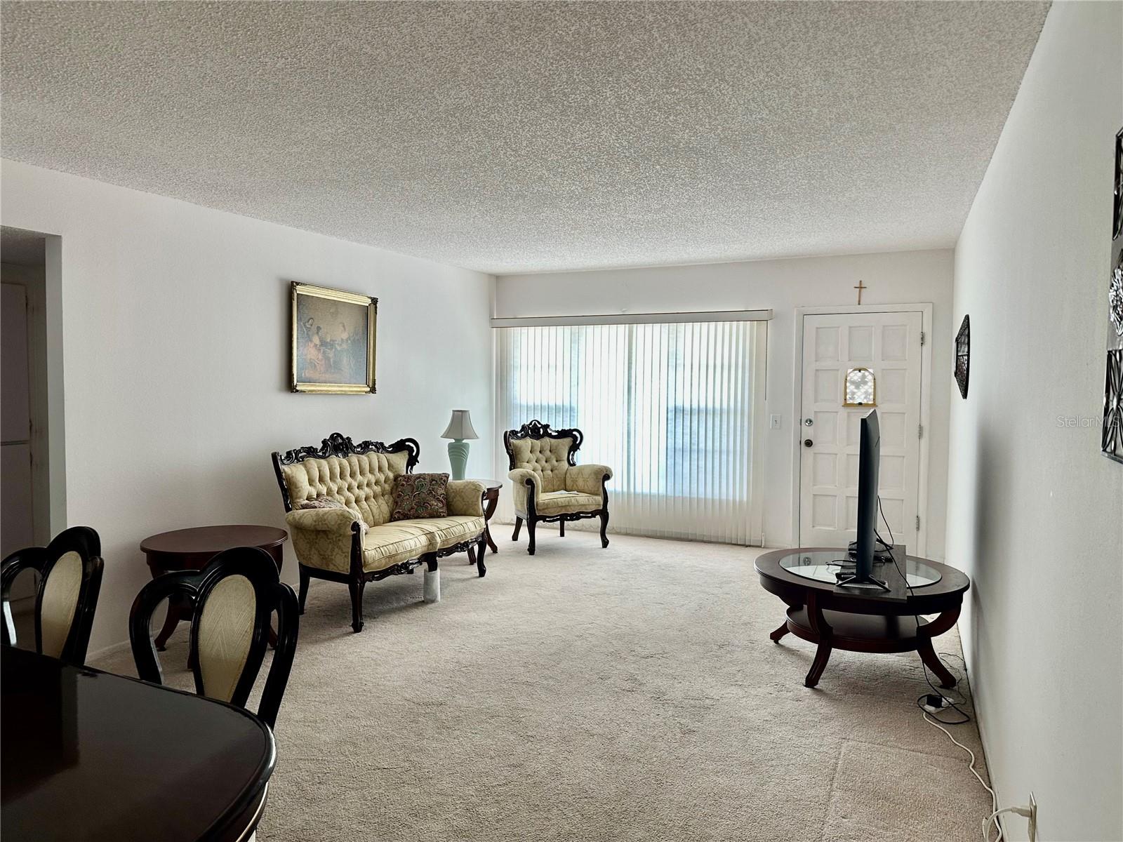 ON TOP OF THE WORLD - Residential Lease