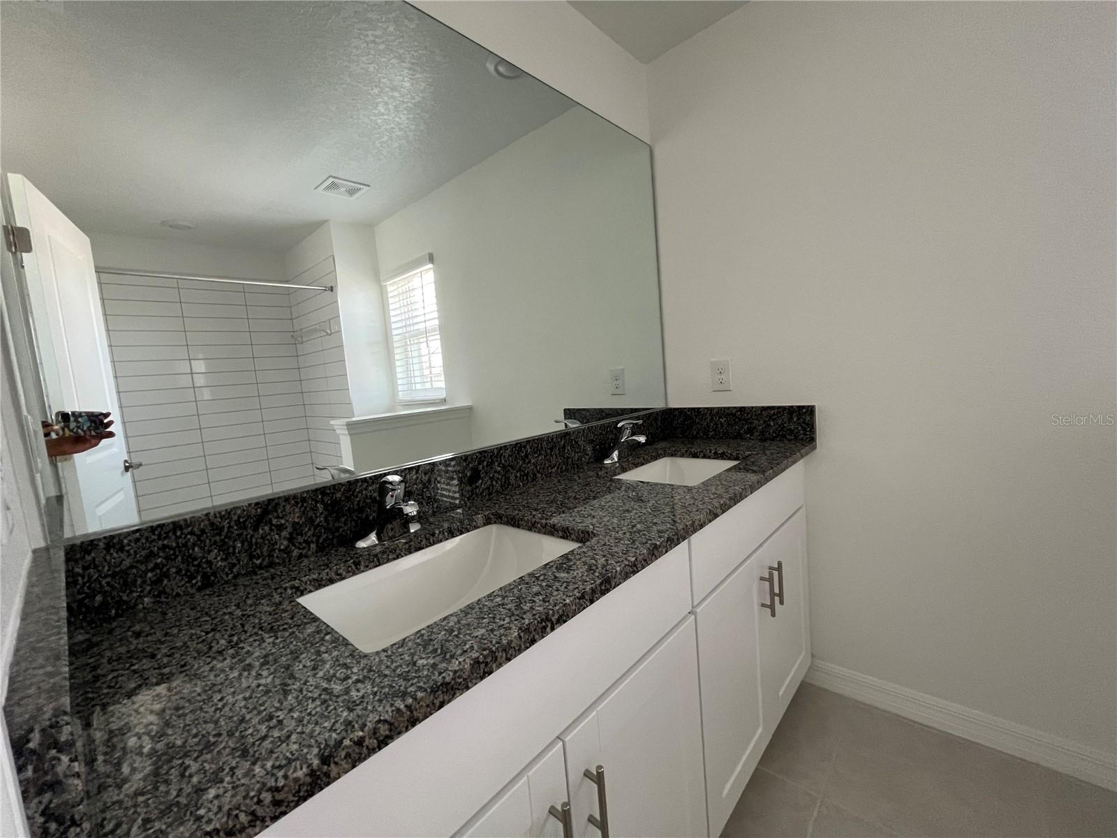 MIRADA TOWNHOMES - Residential Lease