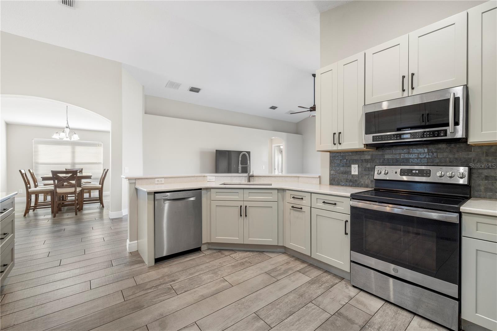 2709 BUTTERFLY LANDING DRIVE