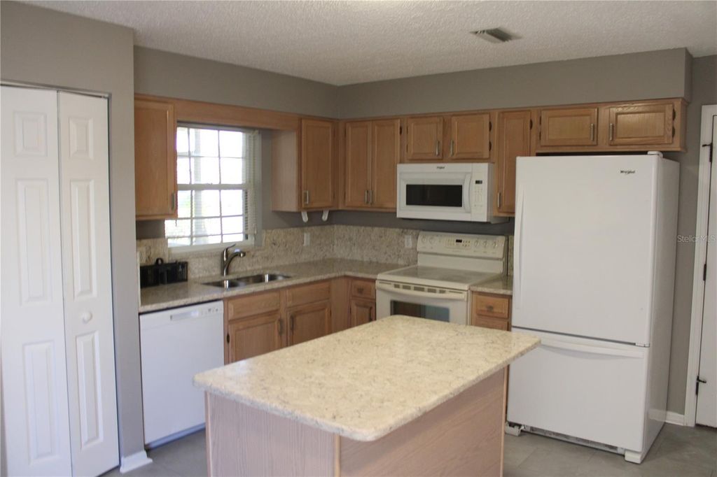 Photo of 1507 Lantana Court, Palmetto, FL 34221 (MLS # A4681892)