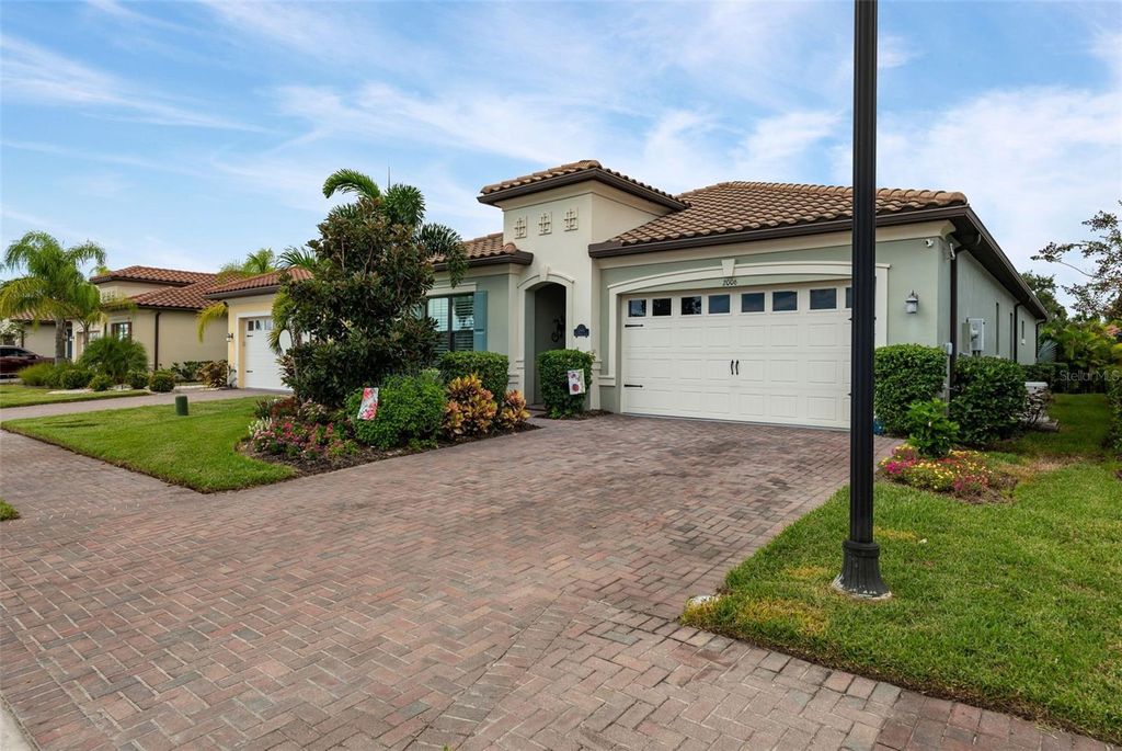 Photo of 2006 5th Street E, Palmetto, FL 34221 (MLS # A4667329)