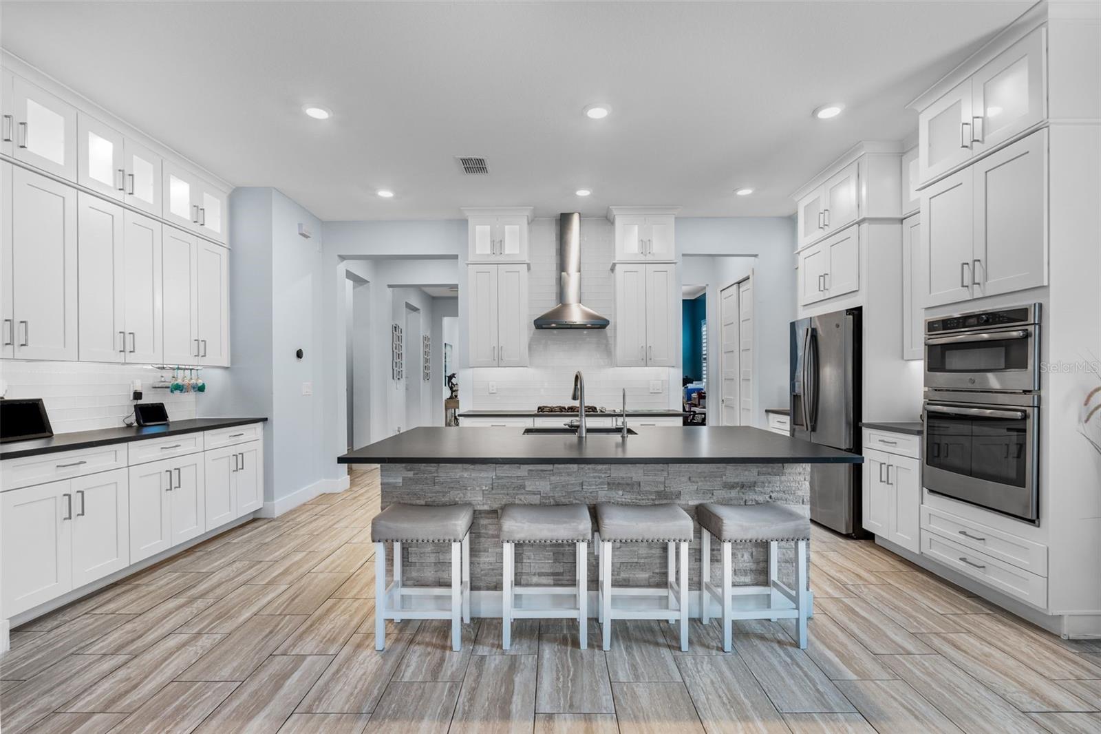 SANCTUARY COVE SUB - Residential