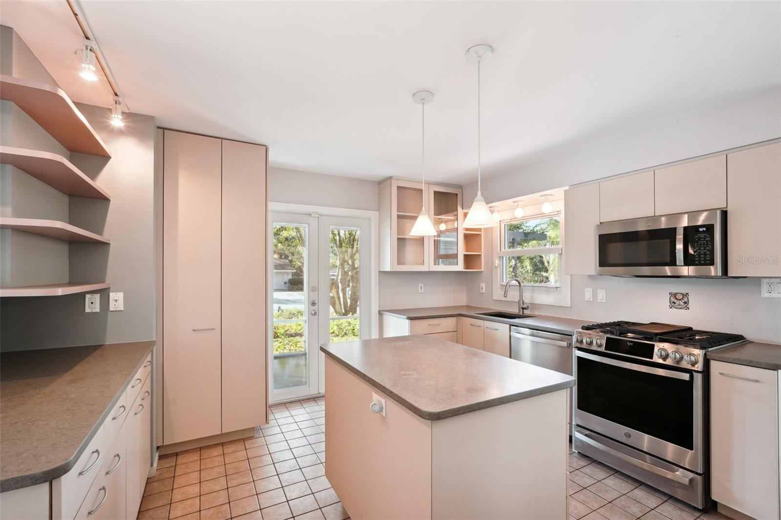 WHITFIELD ESTATES UNIT 1 - Residential