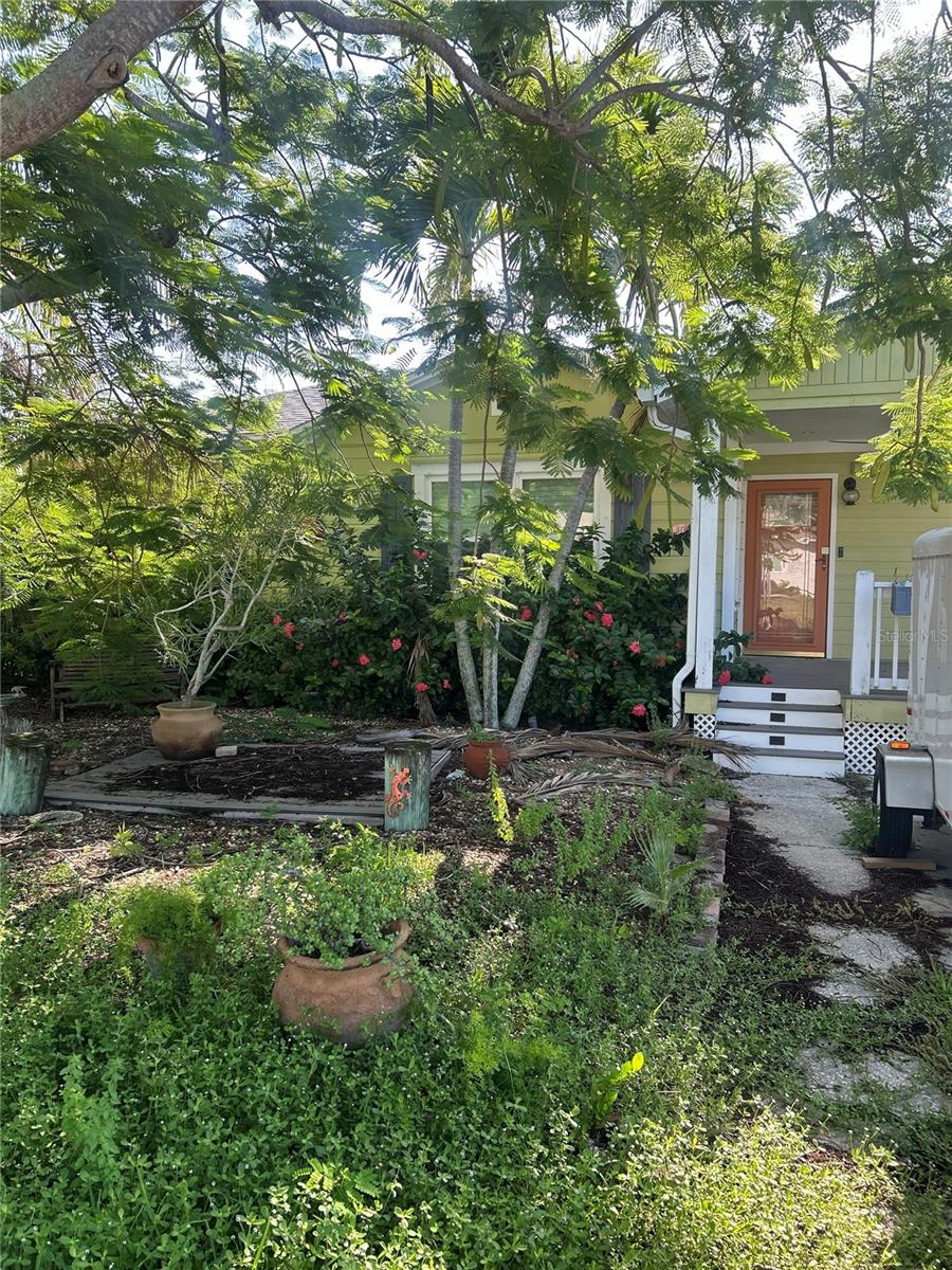Photo of 3008 Dupont Street S, Gulfport, FL 33707 (MLS # TB8541262)