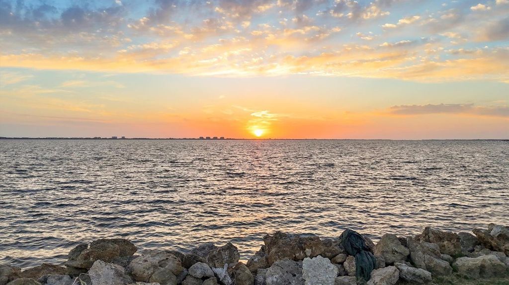 Photo of 603 Indian Beach Lane, Sarasota, FL 34234 (MLS # A4651341)