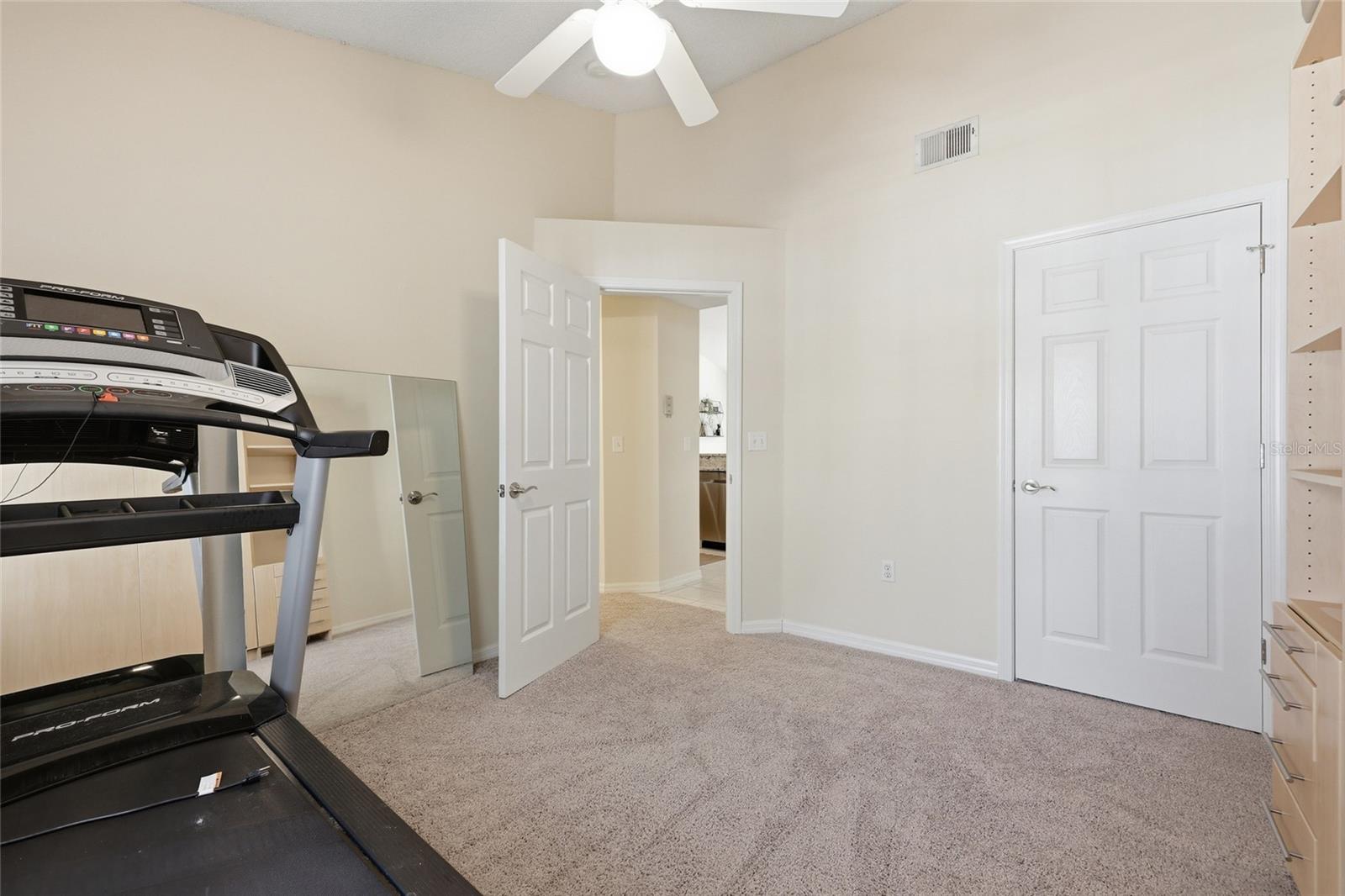 THE LINKS - Residential