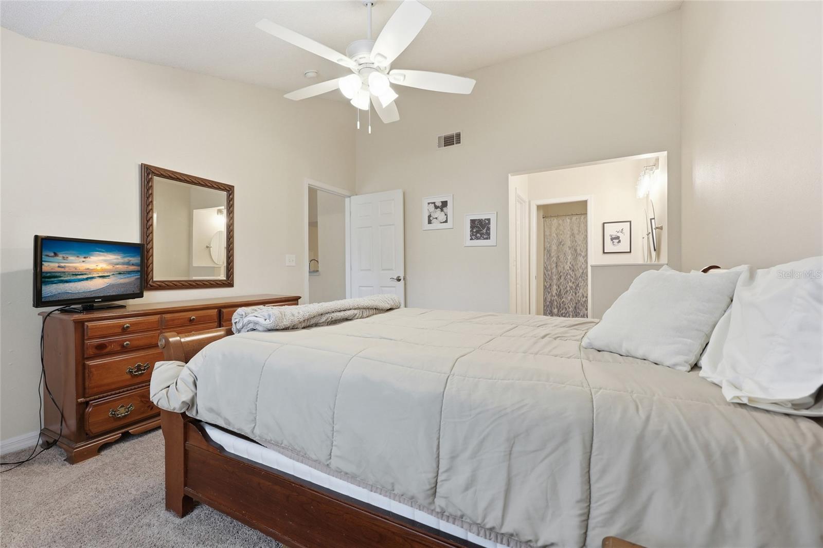 THE LINKS - Residential