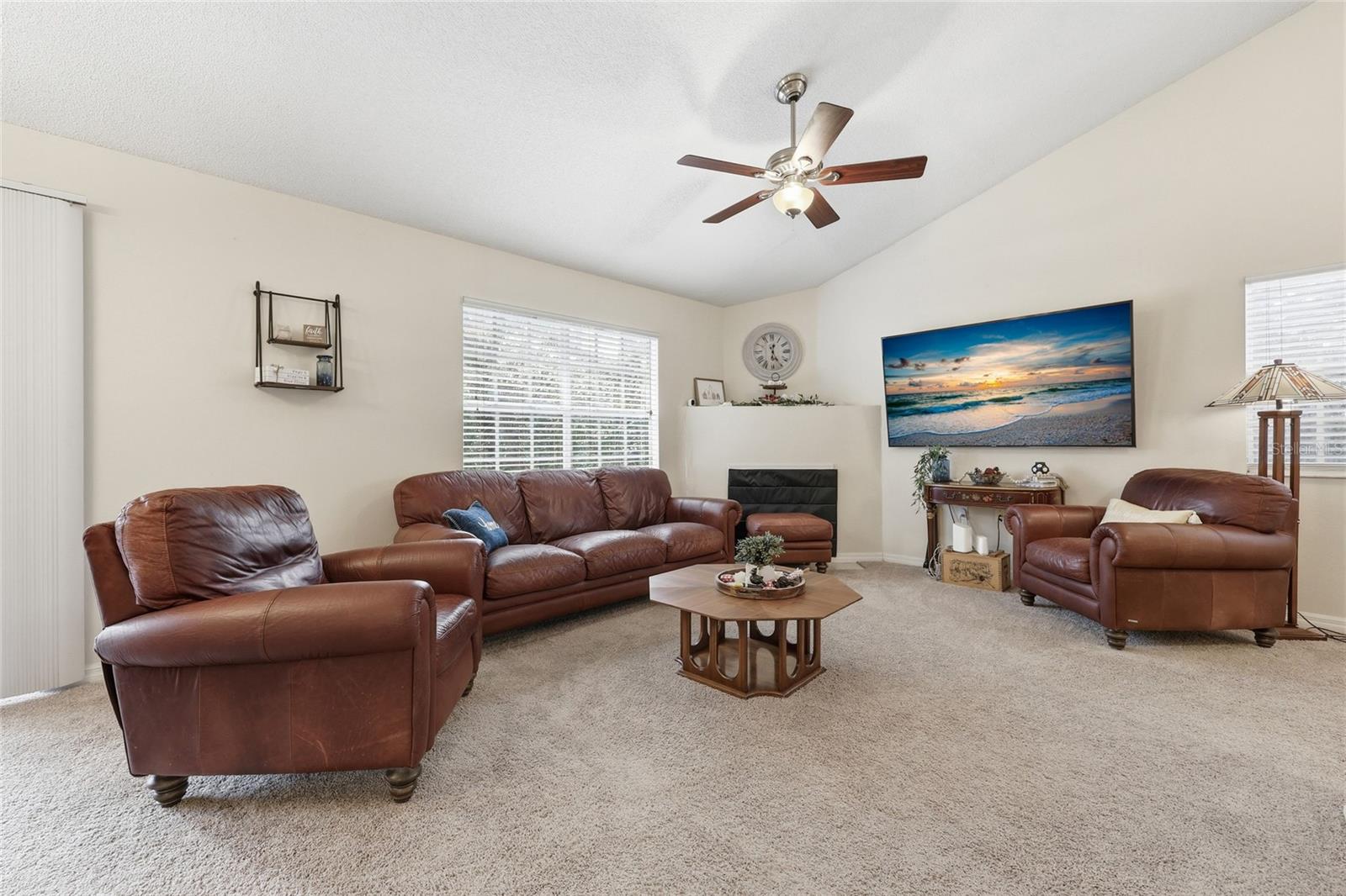 THE LINKS - Residential