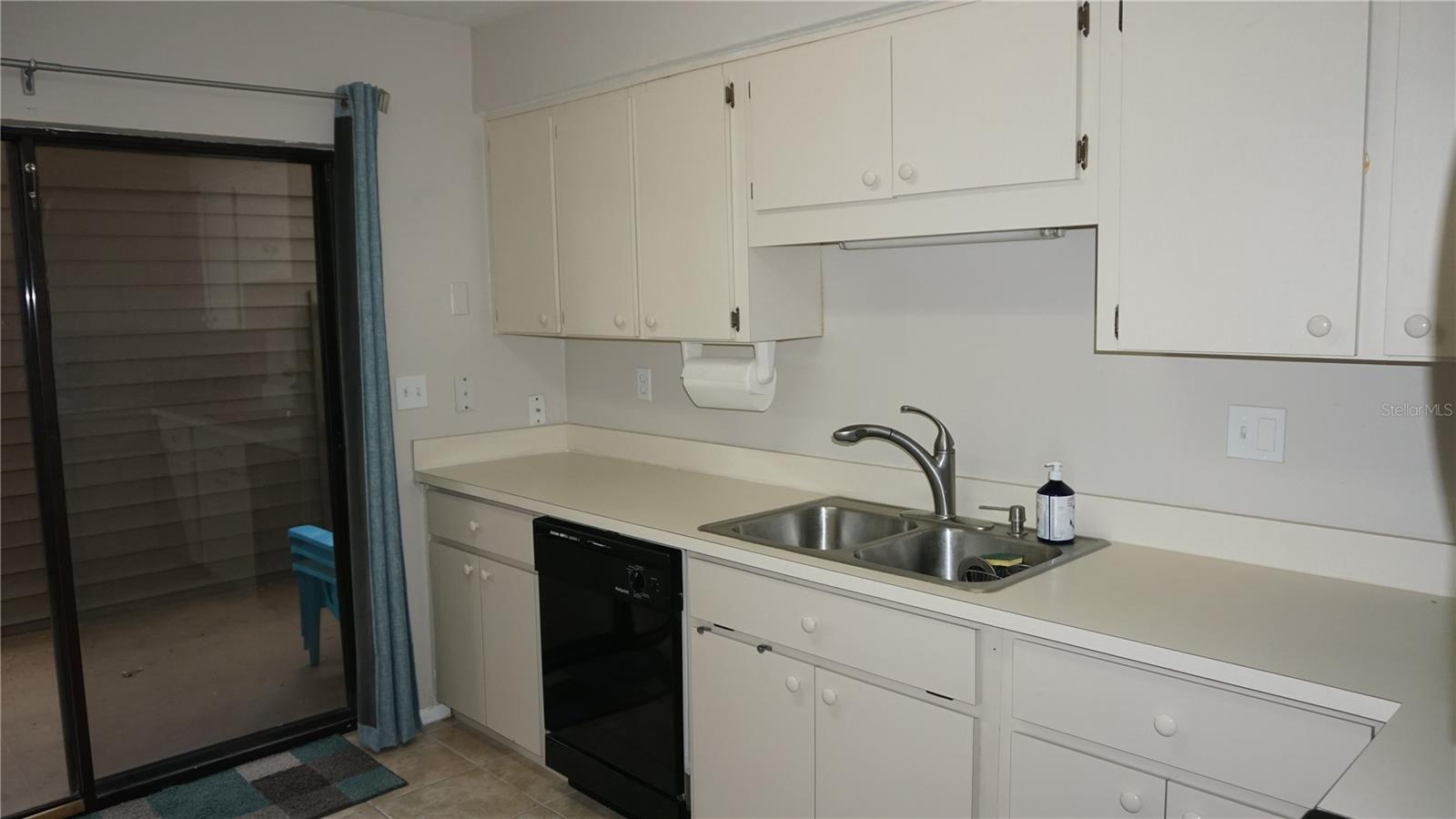 BEACON WOODS WEDGEWOOD CONDO - Residential