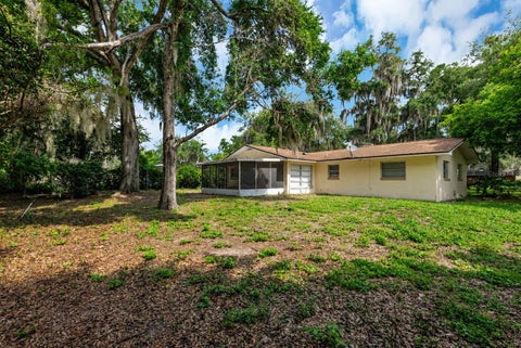 Tiny photo for 1503 Moss Avenue, Leesburg, FL 34748 (MLS # G5114407)